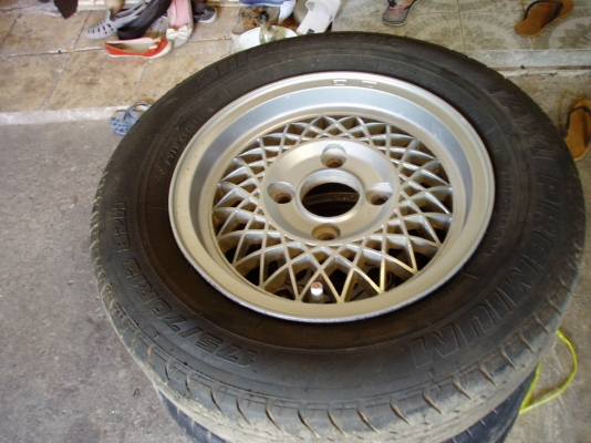 ขายล้อแม็กขอบ13 ขับหลัง4วงพร้อมยาง5000บาท