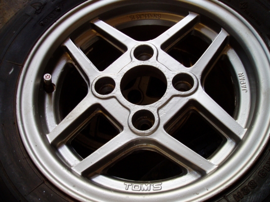 ขายล้อแม็กขอบ13 ขับหลัง4วงแถมยางให้ครับ