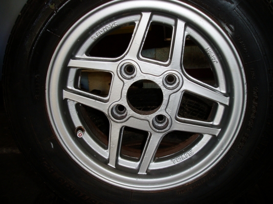 ขายล้อแม็กขอบ13 ขับหลัง4วงแถมยางให้ครับ