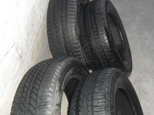 ยาง 185/65R14 สวยๆ 4เส้น ราคา 1250 บาท