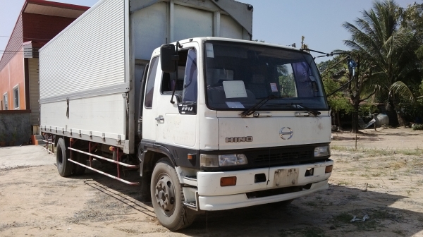 ด่วนๆๆHINO FF1J รถห้างแท้เครื่องJO8C เครื่องดีมาก คัสซีตามรูปไม่มีผุไม่มีสนิมเดิมๆยาว 7เมตร 20 เซน ตู้ปีกนกกระบะเปิดปีกเปิดข้าง