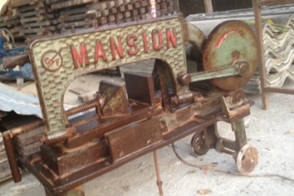 ขายเหมาเครื่องเลื่อยขายเหมาเครื่องเลื่อย 2 ตัวไม่มีมอเตอร์ครับสภาพตามรูปครับเนื้อเหล็กดีครับ หนักมากครับรุ่นนี้  ราคานี้คุ้มครับ