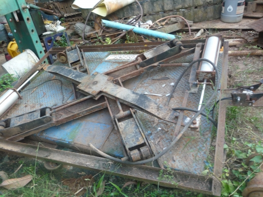 ขายเครื่องตั้งศูนย์ถ่วงล้อและอะไหล่ต่างๆ