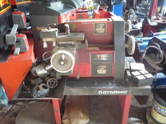 ขายเครื่องตั้งศูนย์ถ่วงล้อและอะไหล่ต่างๆ