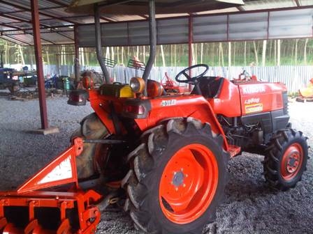 ขายรถไถ Kubota L 2808 (4WD)พร้อมผานหลัง ขายรถไถ Kubota L 2808 (4WD)พร้อมผานหลัง