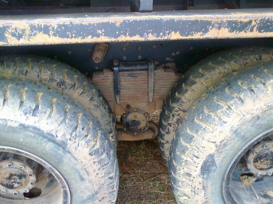 รถสิบล้อ HINO 500 SERIES 330 แรงม้า รถสภาพใหม่เอี่ยม รถปี 54 เลขไมล์ 70,000 กม.ลดราคาขายดาวน์เหลือเพียง 950,000 บาท.