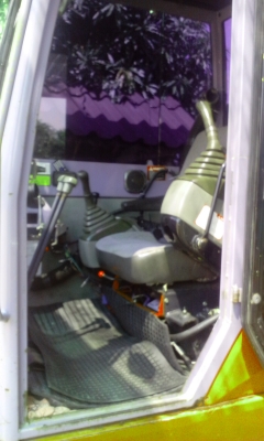 ขายด่วน HITACHI EX30-2  ลดราคาอยากขาย 360,000 โทรเลย 089-0614599