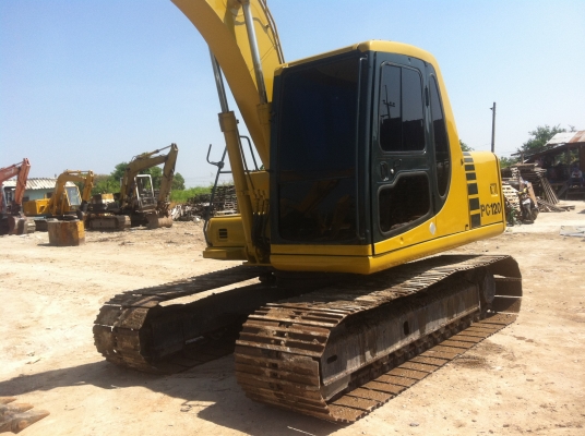 ขายรถแมคโครPC120-6 สภาพพร้อมใช้ ไฟฟ้าครบ สนใจติดต่อ บอย 085-156-2314