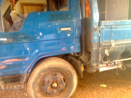 ขายหกล้อ TOYOTA เครือง 115 แรง มี 2 คัน กะบะสวยๆค็อกเหล็กยาว4.30เมตรเอกสารพร้อมโอน(คันระ260000บ)"ครับ