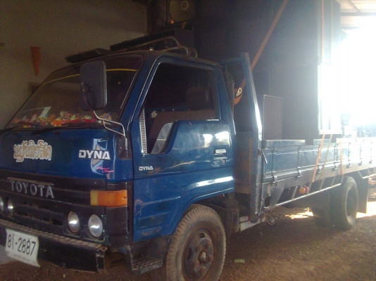 ขายหกล้อ TOYOTA เครือง 115 แรง มี 2 คัน กะบะสวยๆค็อกเหล็กยาว4.30เมตรเอกสารพร้อมโอน(คันระ260000บ)"ครับ