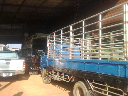 ขายหกล้อ TOYOTA เครือง 115 แรง มี 2 คัน กะบะสวยๆค็อกเหล็กยาว4.30เมตรเอกสารพร้อมโอน(คันระ260000บ)"ครับ