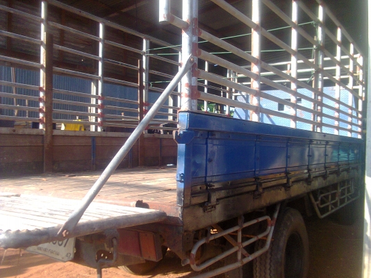 ขายหกล้อ TOYOTA เครือง 115 แรง มี 2 คัน กะบะสวยๆค็อกเหล็กยาว4.30เมตรเอกสารพร้อมโอน(คันระ260000บ)"ครับ