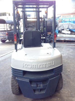 ขายรถยกโคมัตสุ KOMATSU FD25-11 ขนาด 2.5 ตัน เครื่องดีเซล เสาสูง 4 เมตร (013)