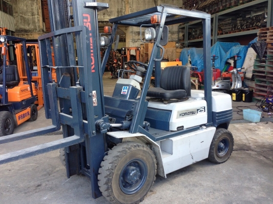 ขายรถยกโคมัตสุ KOMATSU FD25-11 ขนาด 2.5 ตัน เครื่องดีเซล เสาสูง 4 เมตร (013)