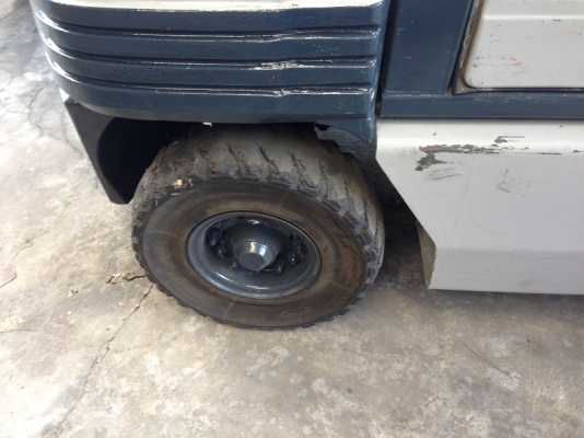 ขายรถยกโคมัตสุ KOMATSU FD25-11 ขนาด 2.5 ตัน เครื่องดีเซล เสาสูง 4 เมตร (013)