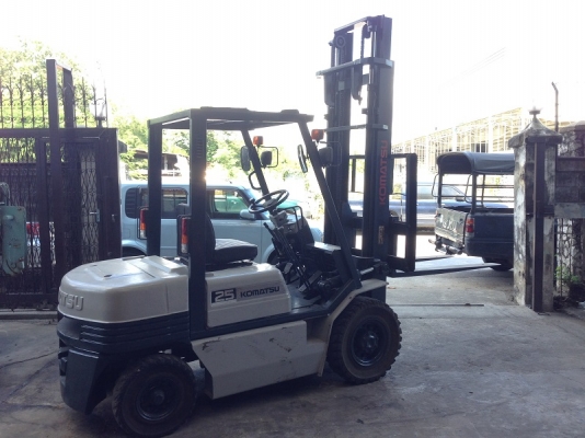 ขายรถยกโคมัตสุ KOMATSU FD25-11 ขนาด 2.5 ตัน เครื่องดีเซล เสาสูง 4 เมตร (013)