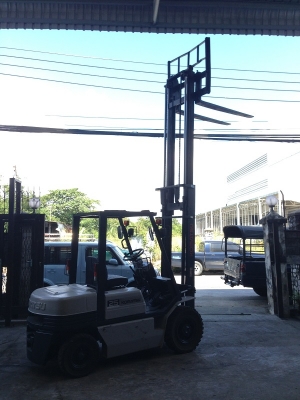 ขายรถยกโคมัตสุ KOMATSU FD25-11 ขนาด 2.5 ตัน เครื่องดีเซล เสาสูง 4 เมตร (013)