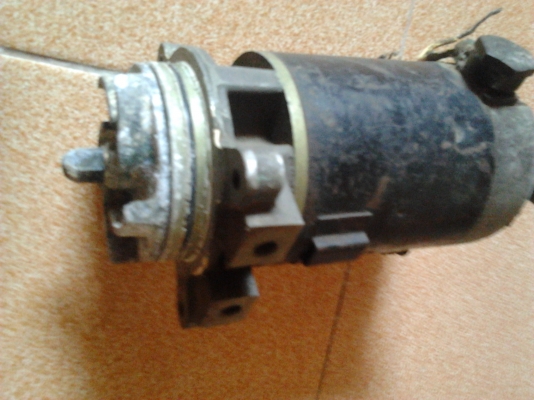 ขายปั๊มน้ำสำหรับรถแต่งหม้อน้ำอยู่หลัง