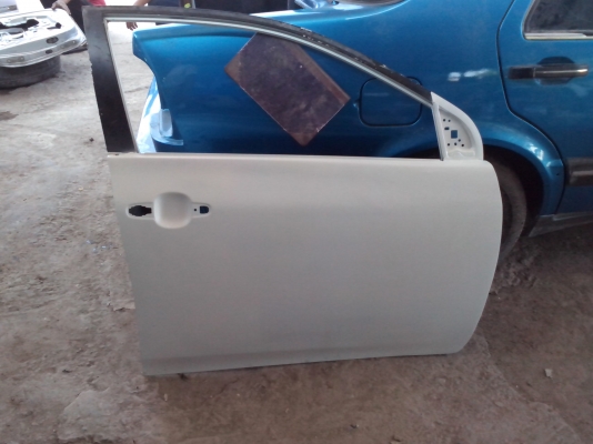 ขายประตูรถเก๋งมีหลายรุ่น