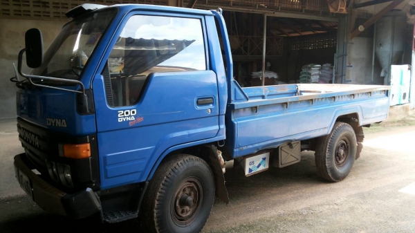 ขายรถ 4 ล้อใหญ่ TOYOTA  DYNA200 เตรื่อง 11B 90 แรงม้า คัสซี BU61-8005605 ปี 2538 ราคา 220000