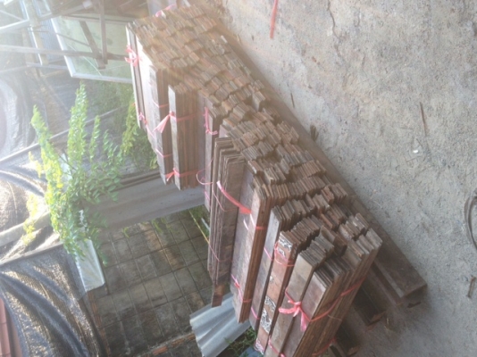 ไม้ปาเก้ไม้มะค่าสภาพไม้สวยๆครับเป็นไม้มะค่า  หน้า 4 นิ้ว  ขายเป็นตารางเมตรครับ