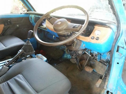 ขาย6ล้อราคาเบาๆ ISUZU TLD วางเครื่องCANTER 90HP D4ANK (ใบคุม) เครื่องแน่นแรงดี เกียร์สั้น(เกียร์สาย) ช่วงล่างเดิม คัสซีดี มีบวมข้างในบ้าง วางเหล็กเสริม บน-ล่างแข็งแรง ยางสวย6เส้น กระบะพื้นไม้คอกเหล็กสภาพสวย พื้นไม่ผุ ฝาทึบไม่ผุ สีสันดี