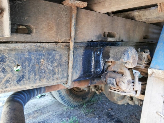 ขาย6ล้อราคาเบาๆ ISUZU TLD วางเครื่องCANTER 90HP D4ANK (ใบคุม) เครื่องแน่นแรงดี เกียร์สั้น(เกียร์สาย) ช่วงล่างเดิม คัสซีดี มีบวมข้างในบ้าง วางเหล็กเสริม บน-ล่างแข็งแรง ยางสวย6เส้น กระบะพื้นไม้คอกเหล็กสภาพสวย พื้นไม่ผุ ฝาทึบไม่ผุ สีสันดี