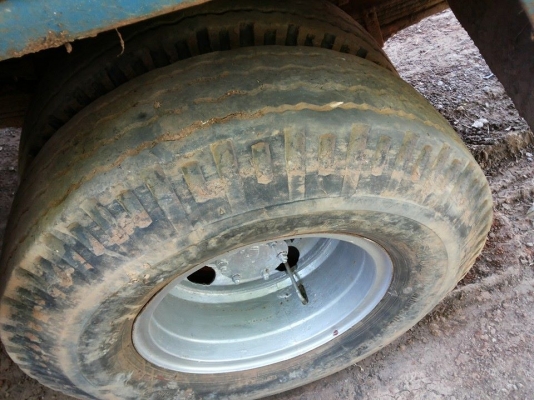 ขาย6ล้อราคาเบาๆ ISUZU TLD วางเครื่องCANTER 90HP D4ANK (ใบคุม) เครื่องแน่นแรงดี เกียร์สั้น(เกียร์สาย) ช่วงล่างเดิม คัสซีดี มีบวมข้างในบ้าง วางเหล็กเสริม บน-ล่างแข็งแรง ยางสวย6เส้น กระบะพื้นไม้คอกเหล็กสภาพสวย พื้นไม่ผุ ฝาทึบไม่ผุ สีสันดี