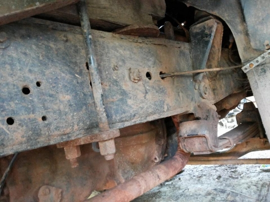 ขาย6ล้อราคาเบาๆ ISUZU TLD วางเครื่องCANTER 90HP D4ANK (ใบคุม) เครื่องแน่นแรงดี เกียร์สั้น(เกียร์สาย) ช่วงล่างเดิม คัสซีดี มีบวมข้างในบ้าง วางเหล็กเสริม บน-ล่างแข็งแรง ยางสวย6เส้น กระบะพื้นไม้คอกเหล็กสภาพสวย พื้นไม่ผุ ฝาทึบไม่ผุ สีสันดี