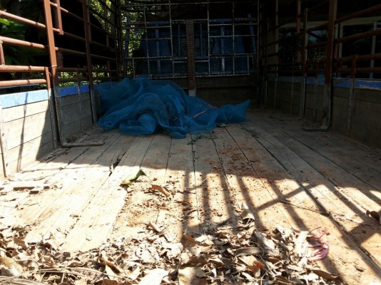 ขาย6ล้อราคาเบาๆ ISUZU TLD วางเครื่องCANTER 90HP D4ANK (ใบคุม) เครื่องแน่นแรงดี เกียร์สั้น(เกียร์สาย) ช่วงล่างเดิม คัสซีดี มีบวมข้างในบ้าง วางเหล็กเสริม บน-ล่างแข็งแรง ยางสวย6เส้น กระบะพื้นไม้คอกเหล็กสภาพสวย พื้นไม่ผุ ฝาทึบไม่ผุ สีสันดี