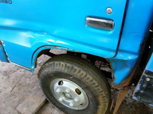 ขาย6ล้อราคาเบาๆ ISUZU TLD วางเครื่องCANTER 90HP D4ANK (ใบคุม) เครื่องแน่นแรงดี เกียร์สั้น(เกียร์สาย) ช่วงล่างเดิม คัสซีดี มีบวมข้างในบ้าง วางเหล็กเสริม บน-ล่างแข็งแรง ยางสวย6เส้น กระบะพื้นไม้คอกเหล็กสภาพสวย พื้นไม่ผุ ฝาทึบไม่ผุ สีสันดี