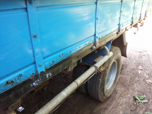 ขาย6ล้อราคาเบาๆ ISUZU TLD วางเครื่องCANTER 90HP D4ANK (ใบคุม) เครื่องแน่นแรงดี เกียร์สั้น(เกียร์สาย) ช่วงล่างเดิม คัสซีดี มีบวมข้างในบ้าง วางเหล็กเสริม บน-ล่างแข็งแรง ยางสวย6เส้น กระบะพื้นไม้คอกเหล็กสภาพสวย พื้นไม่ผุ ฝาทึบไม่ผุ สีสันดี