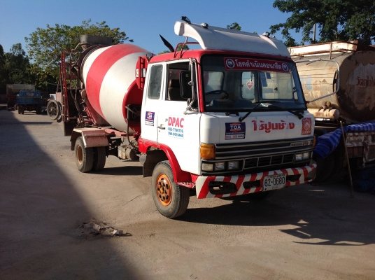 ขายรถโม่4คิว(โม่ใหม่)สภาพดีมากใช้งานอยู่ ติดต่อเสี่ยจอย T.085-7799776