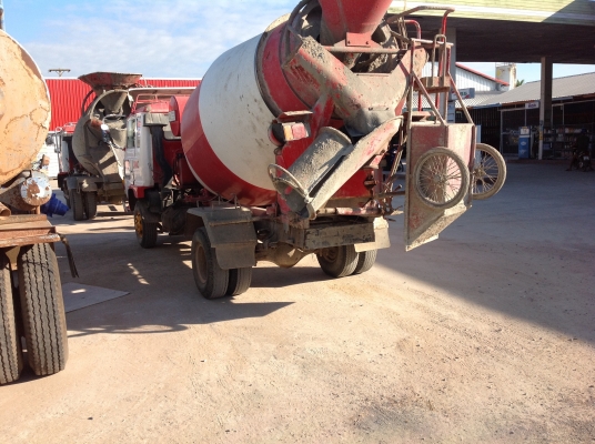 ขายรถโม่4คิว(โม่ใหม่)สภาพดีมากใช้งานอยู่ ติดต่อเสี่ยจอย T.085-7799776