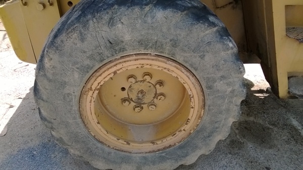 รถตักล้อยาง ยี่ห้อ KOMATSU รุ่น 507 รถตักล้อยาง ยี่ห้อ KOMATSU รุ่น 507