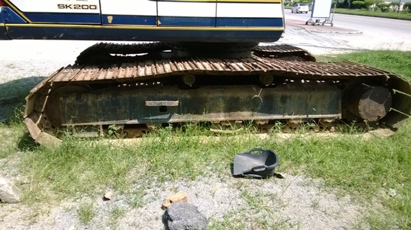 รถแบคโฮ ยี่ห้อ KOBELCO รุ่น SK200 MARK 3