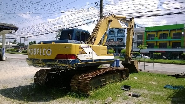 รถแบคโฮ ยี่ห้อ KOBELCO รุ่น SK200 MARK 3