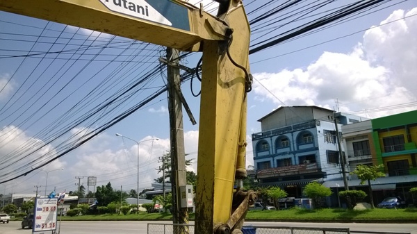 รถแบคโฮ ยี่ห้อ KOBELCO รุ่น SK200 MARK 3