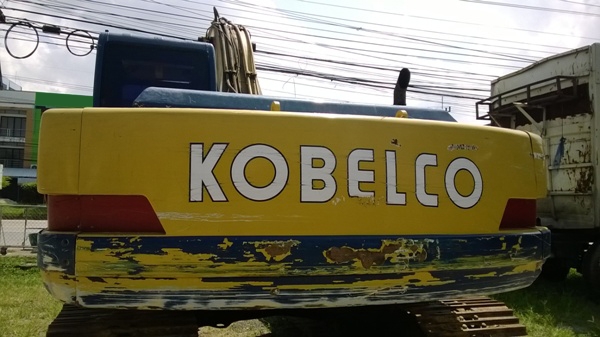 รถแบคโฮ ยี่ห้อ KOBELCO รุ่น SK200 MARK 3