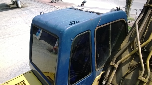 รถแบคโฮ ยี่ห้อ KOBELCO รุ่น SK200 MARK 3