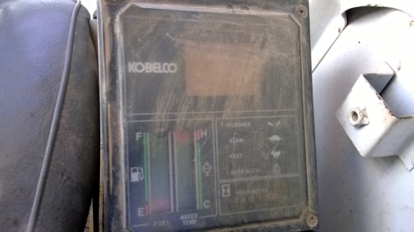 รถแบคโฮ ยี่ห้อ KOBELCO รุ่น SK200 MARK 3