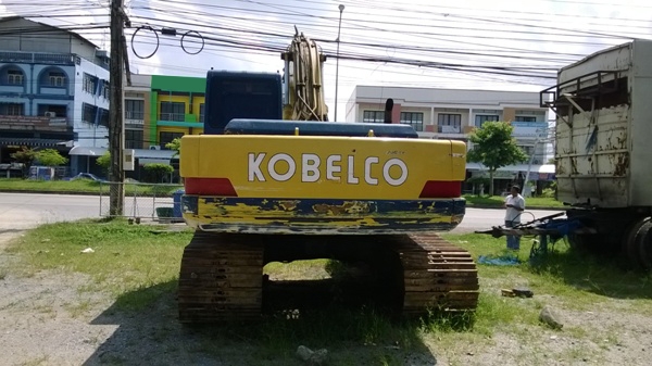 รถแบคโฮ ยี่ห้อ KOBELCO รุ่น SK200 MARK 3