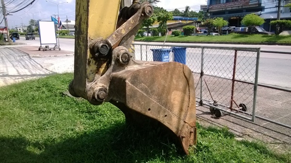 รถแบคโฮ ยี่ห้อ KOBELCO รุ่น SK200 MARK 3