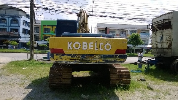 รถแบคโฮ ยี่ห้อ KOBELCO รุ่น SK200 MARK 3