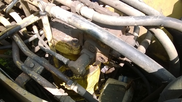 รถแบคโฮ ยี่ห้อ KOBELCO รุ่น SK200 MARK 3