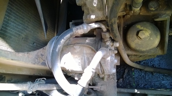 รถแบคโฮ ยี่ห้อ KOBELCO รุ่น SK200 MARK 3