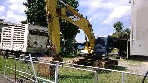 รถแบคโฮ ยี่ห้อ KOBELCO รุ่น SK200 MARK 3