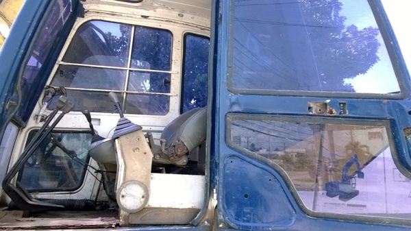 รถแบคโฮ ยี่ห้อ KOBELCO รุ่น SK200 MARK 3