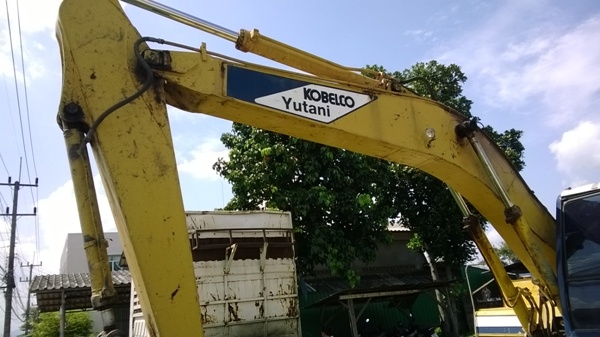 รถแบคโฮ ยี่ห้อ KOBELCO รุ่น SK200 MARK 3