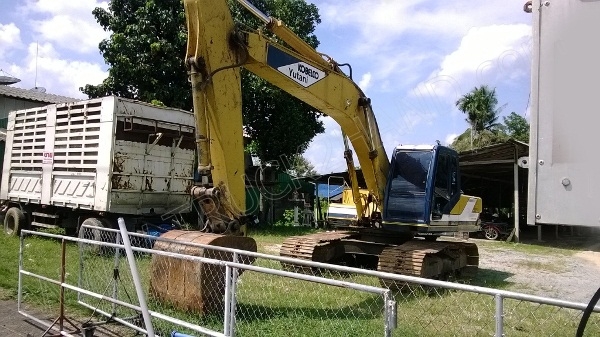 รถแบคโฮ ยี่ห้อ KOBELCO รุ่น SK200 MARK 3